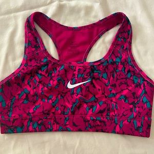 Gently used. Women’s size small Nike dri-fit sports bra